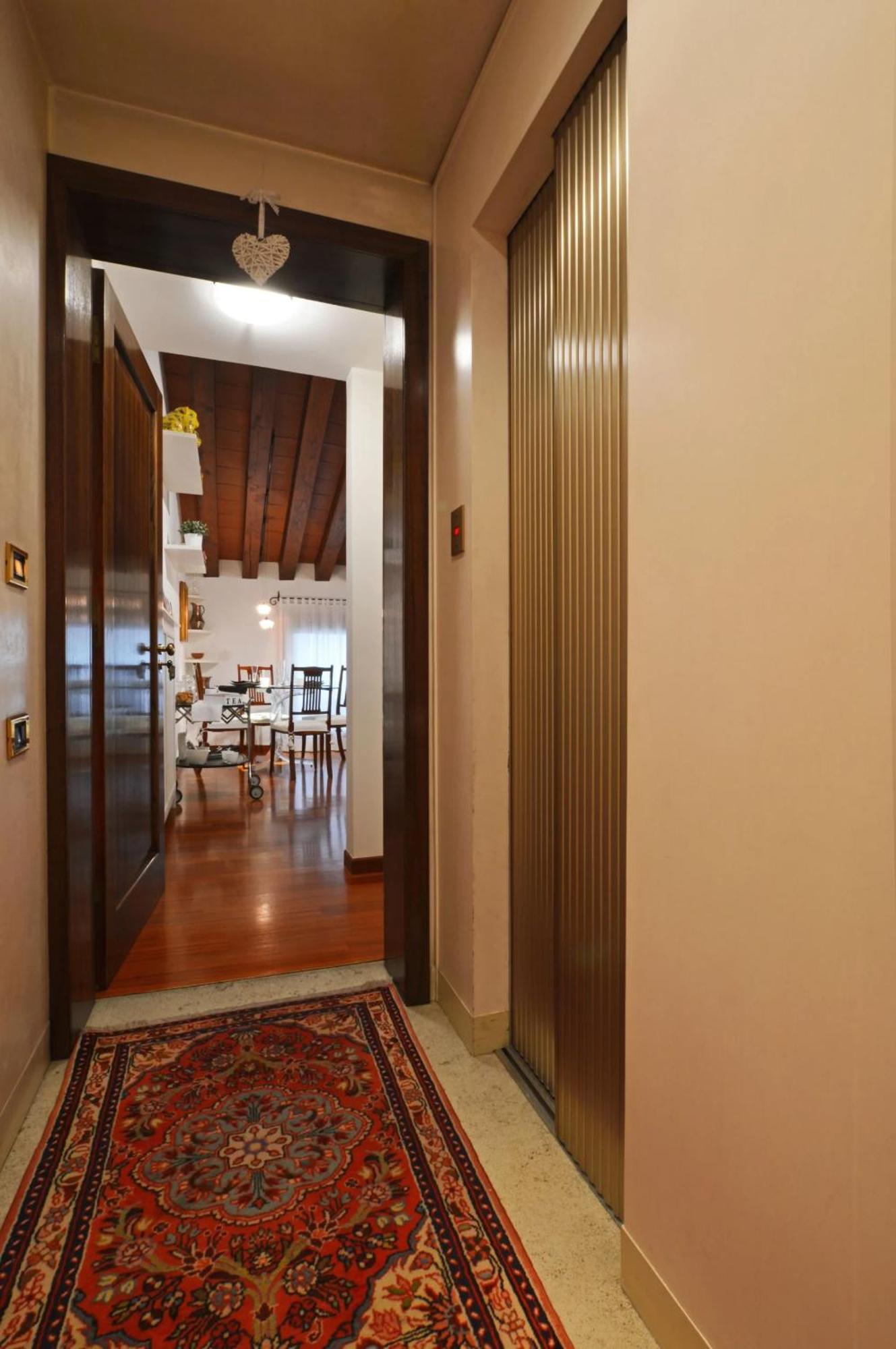 Apartment Deluxe Isola Di Mezzo Treviso Luaran gambar