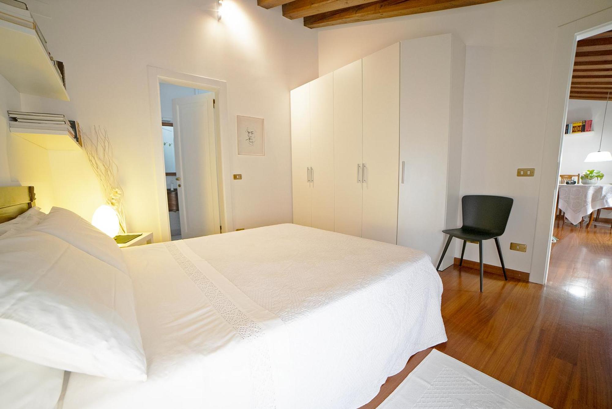 Apartment Deluxe Isola Di Mezzo Treviso Luaran gambar