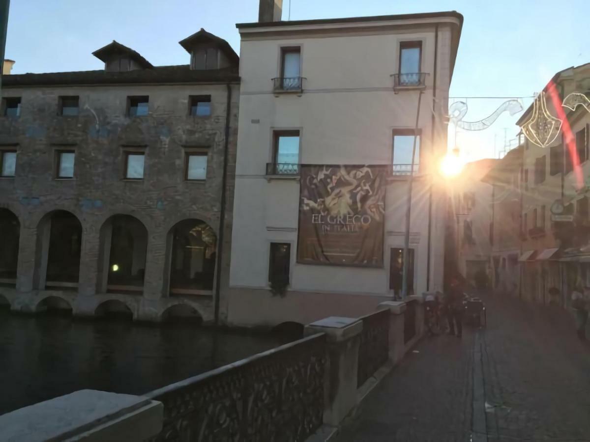 Apartment Deluxe Isola Di Mezzo Treviso Luaran gambar
