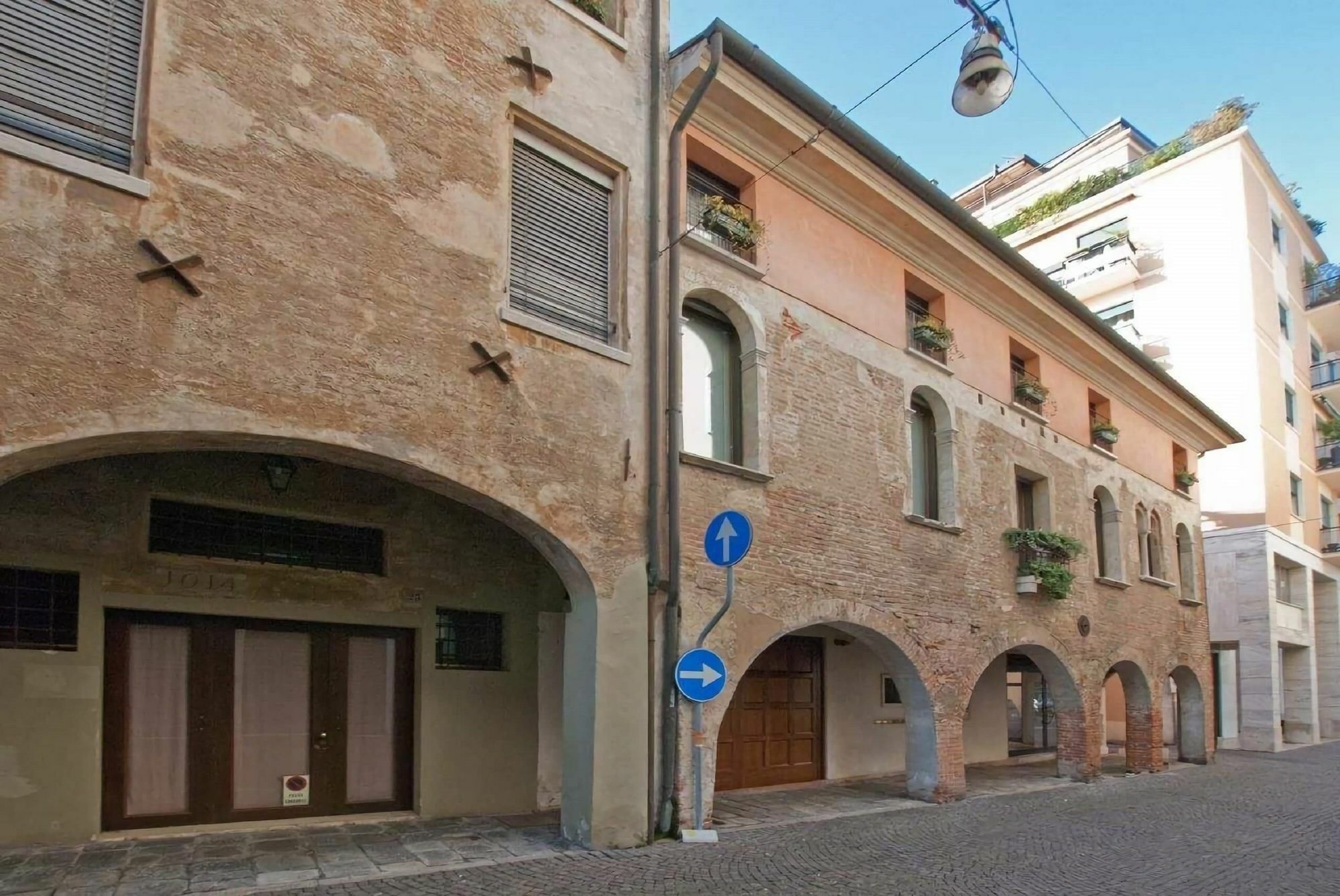 Apartment Deluxe Isola Di Mezzo Treviso Luaran gambar